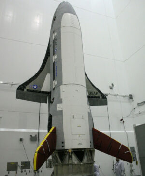 Miniraketoplán X-37B před svou první misí.