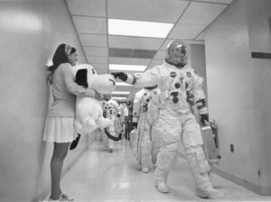 Označení lunárního modulu Apolla 10 názvem Snoopy bylo sympatické a praštěný pes provázel posádku po celou dobu přípravy i letu.
