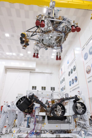Zkouška oddělení Mars rover 2020 od nebeského jeřábu.
