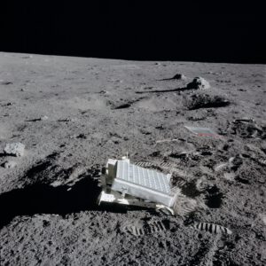 Umístěný koutový odražeč na povrchu Měsíce